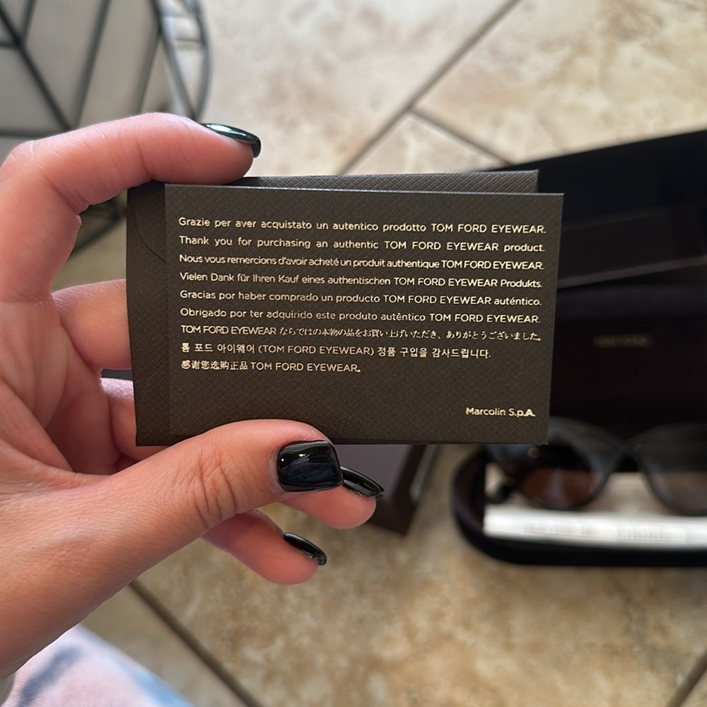 Never worn tom ford sunglasses - Picture 3 of 3